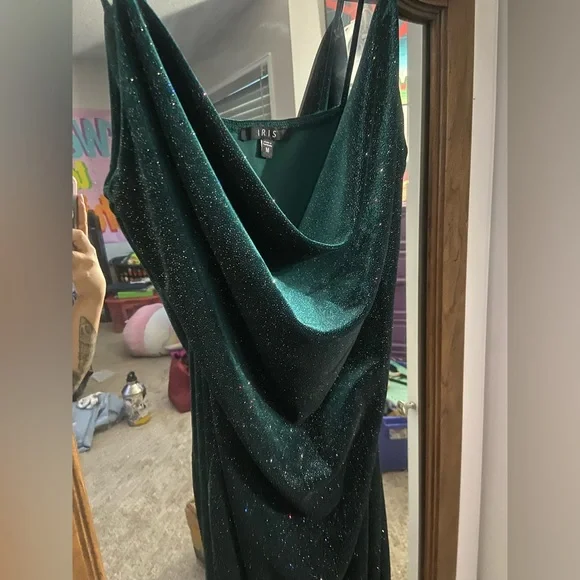 Emerald Cowell neck cocktail dress - Picture 2 of 3